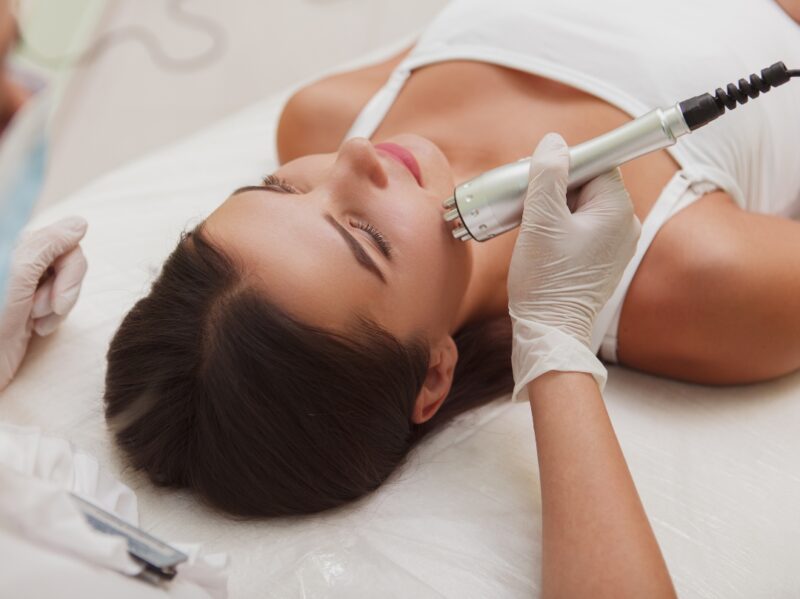 aparat pentru tratament facial